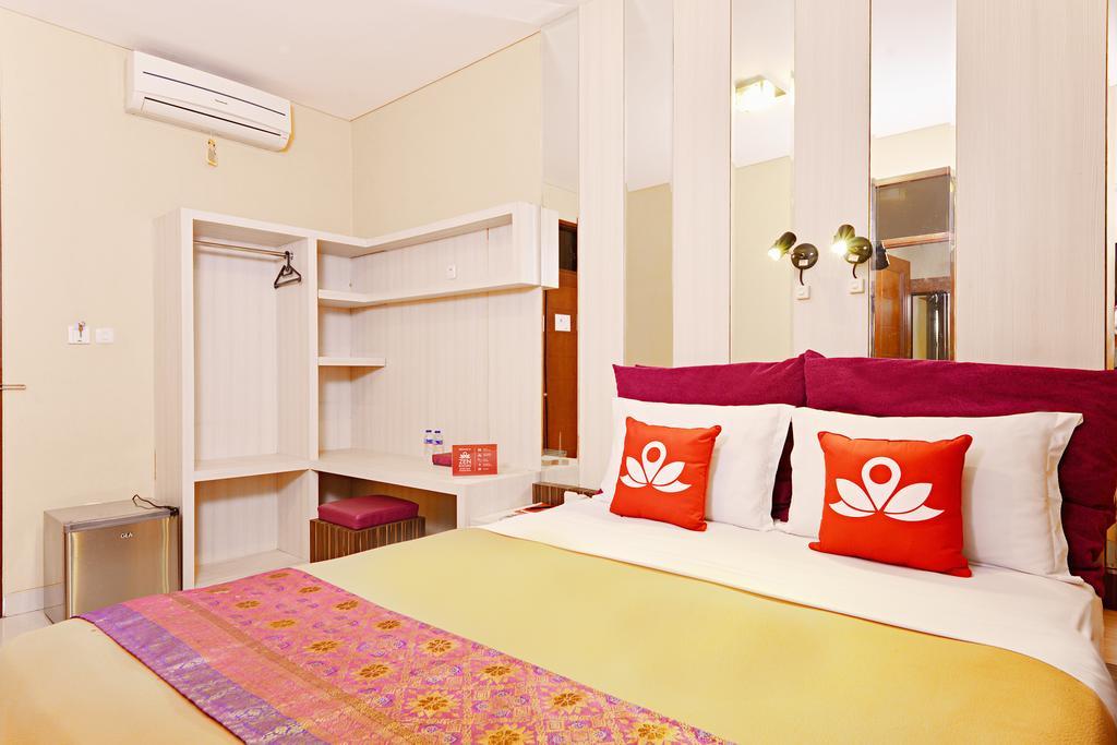 Zen Rooms Riau Natuna Bandung Exterior foto