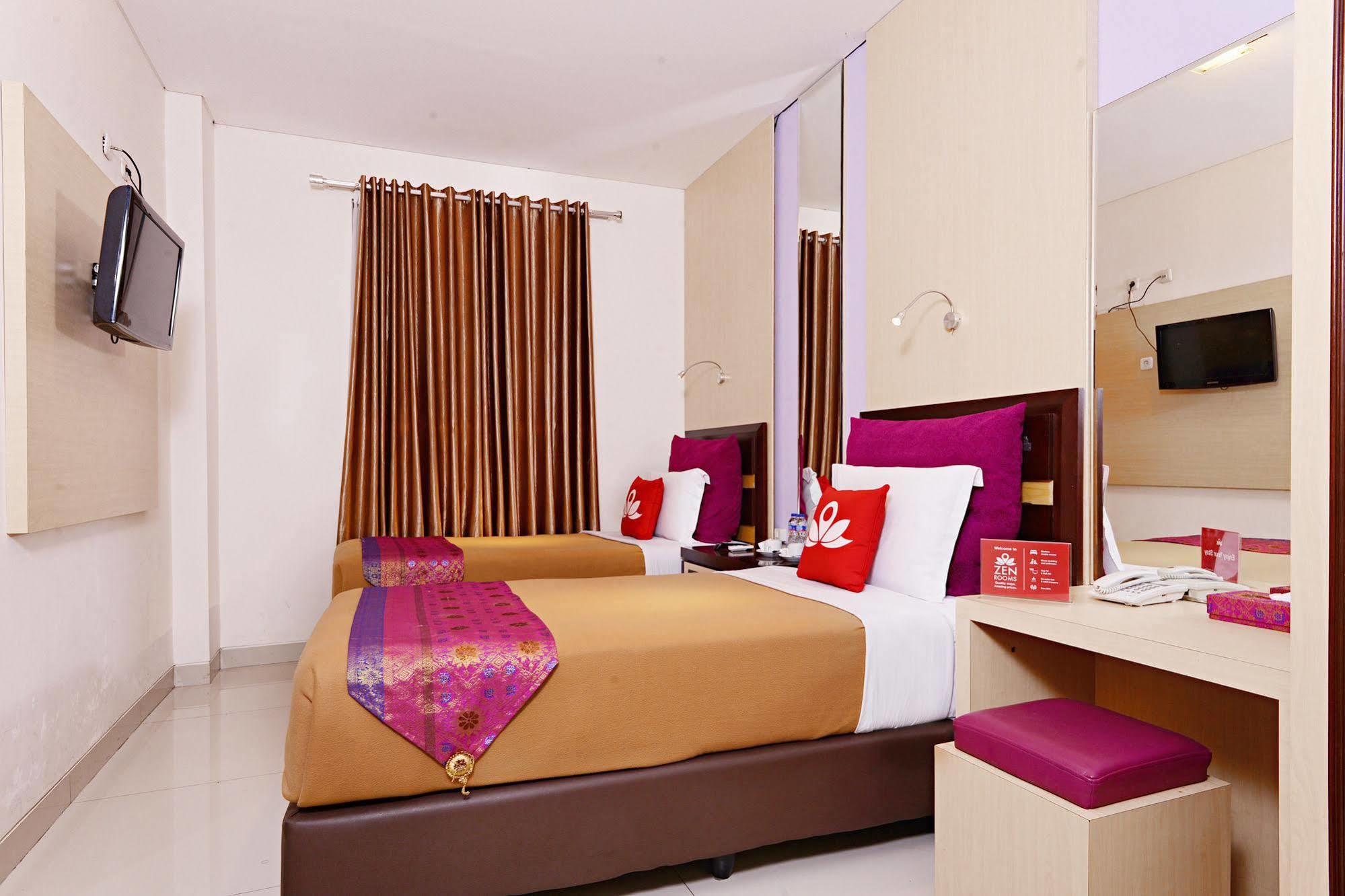 Zen Rooms Riau Natuna Bandung Exterior foto